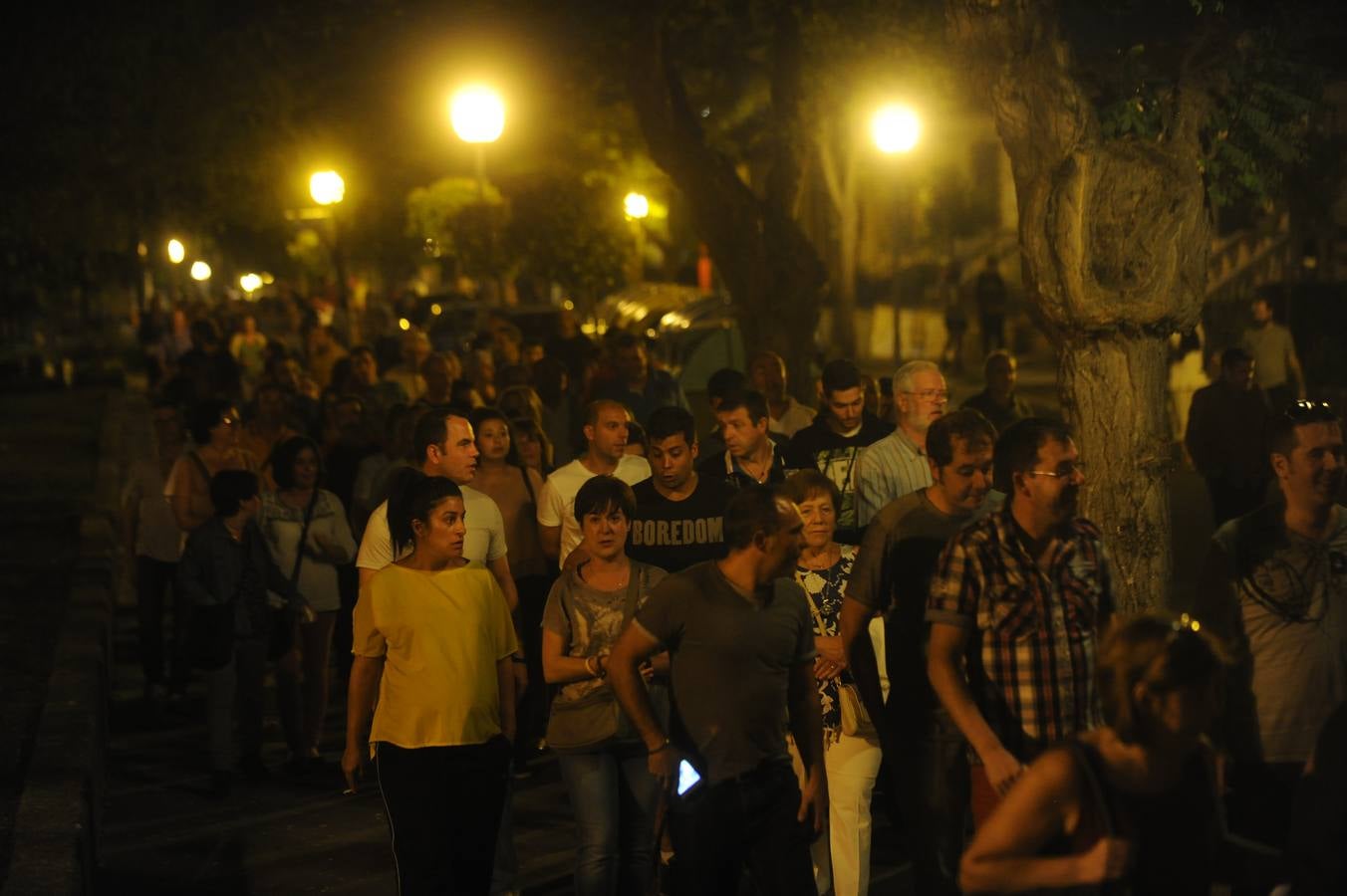 Abetxuko muestra su hartazgo y se manifiesta de nuevo ante las casas ocupadas