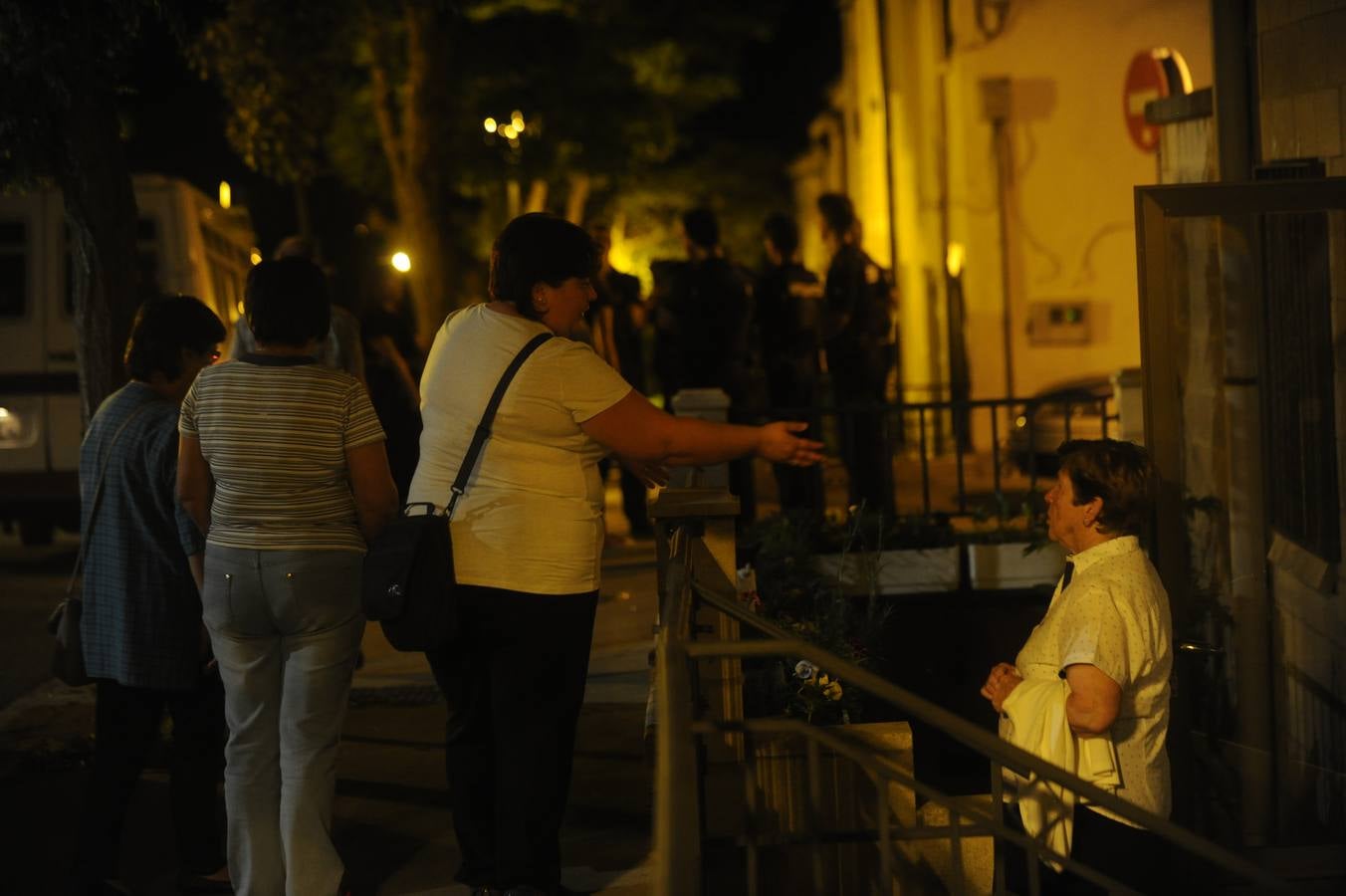 Abetxuko muestra su hartazgo y se manifiesta de nuevo ante las casas ocupadas