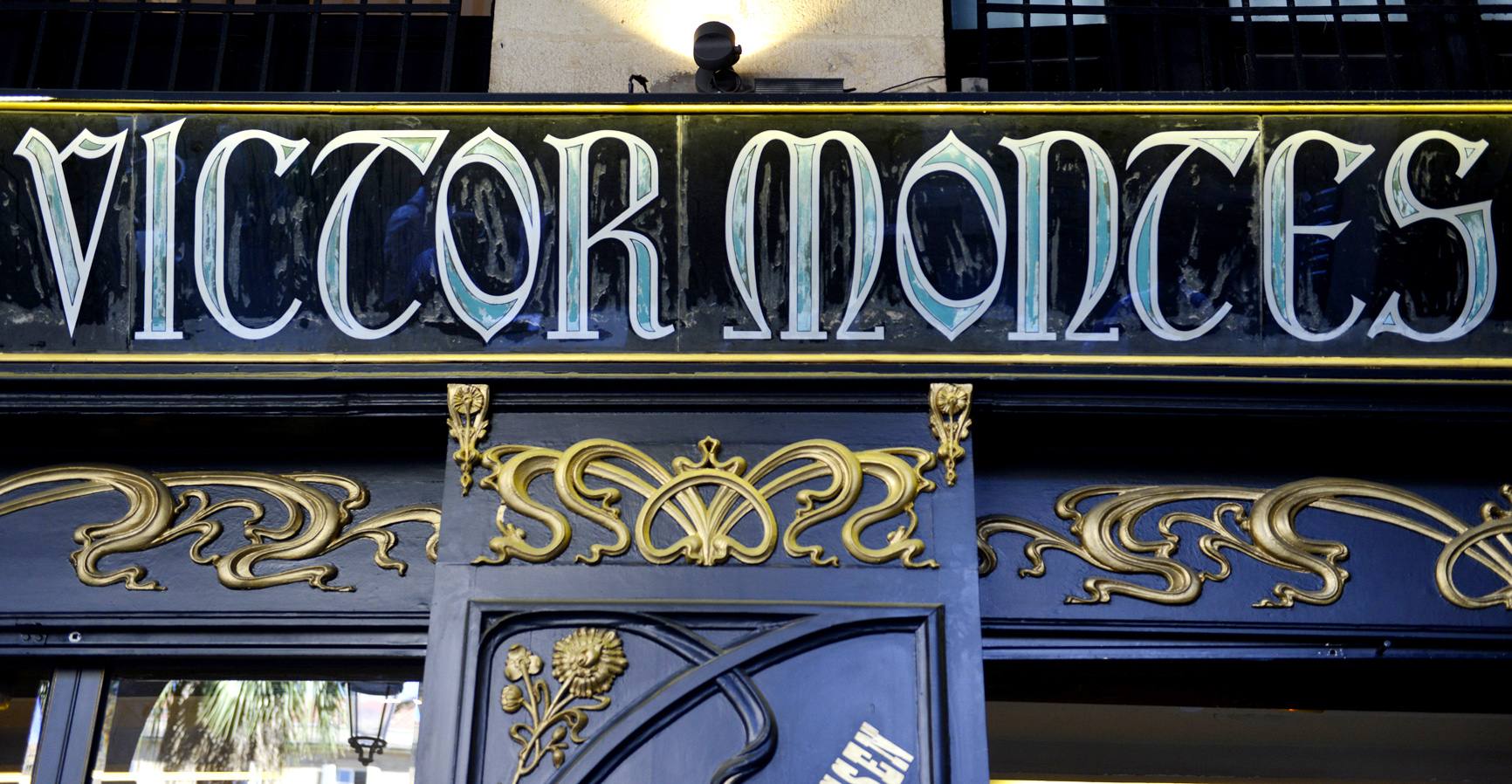 El Víctor Montes ha sido un clásico de la Plaza Nueva, visitado cada año por miles de turistas.