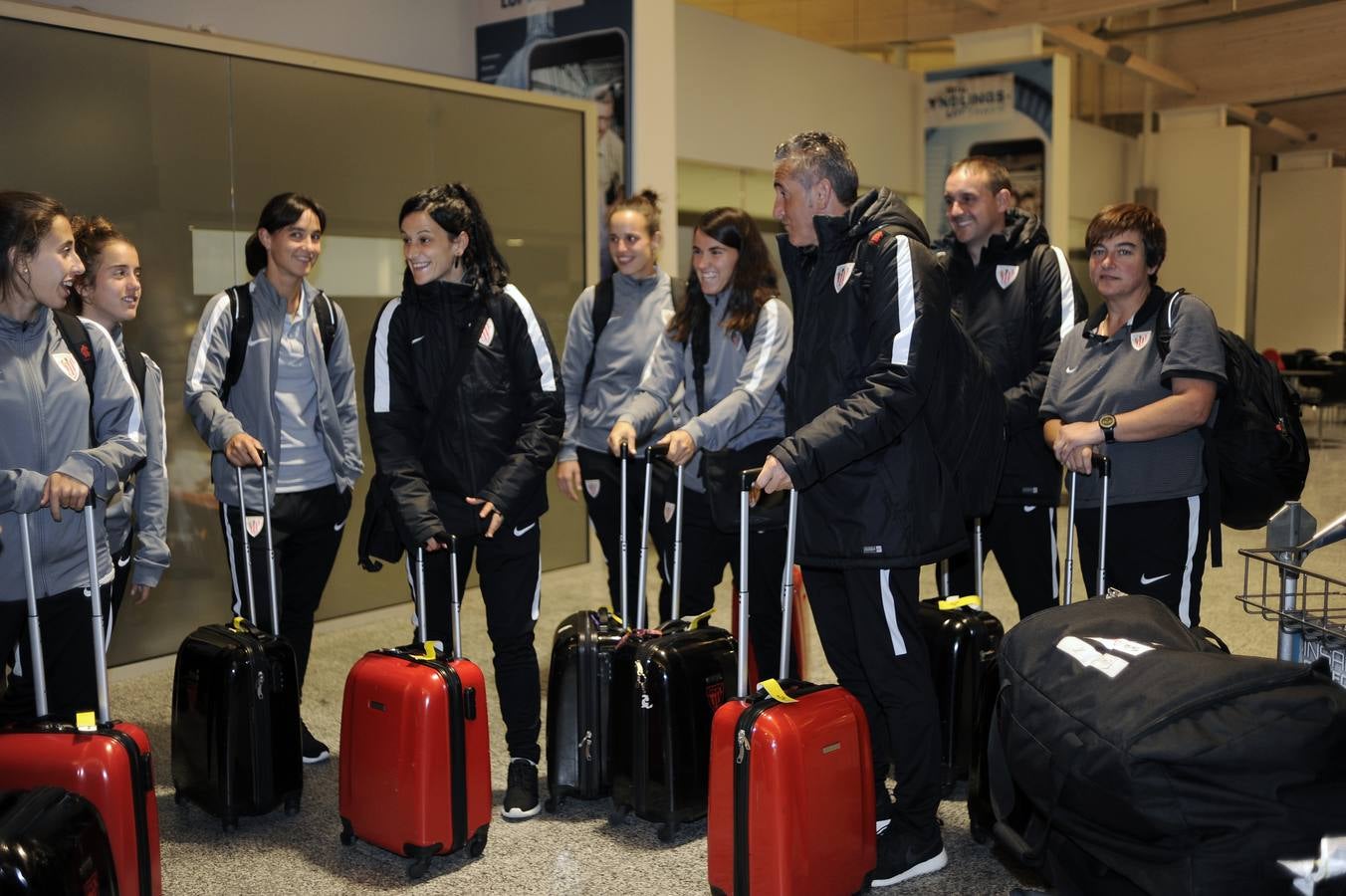 Las rojiblancas, a su llegada a Dinamarca