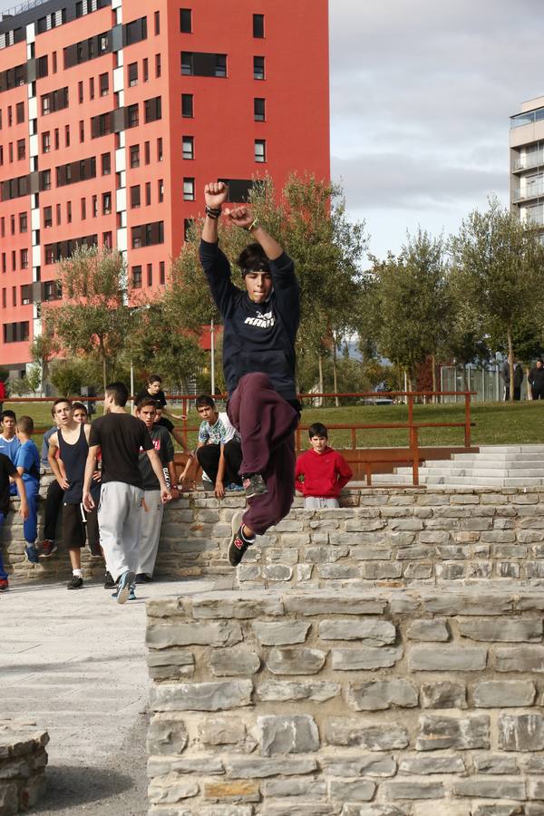 Vitoria se impulsa a la moda del parkour