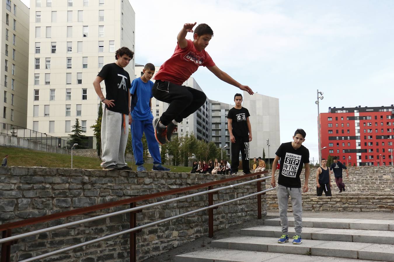 Vitoria se impulsa a la moda del parkour