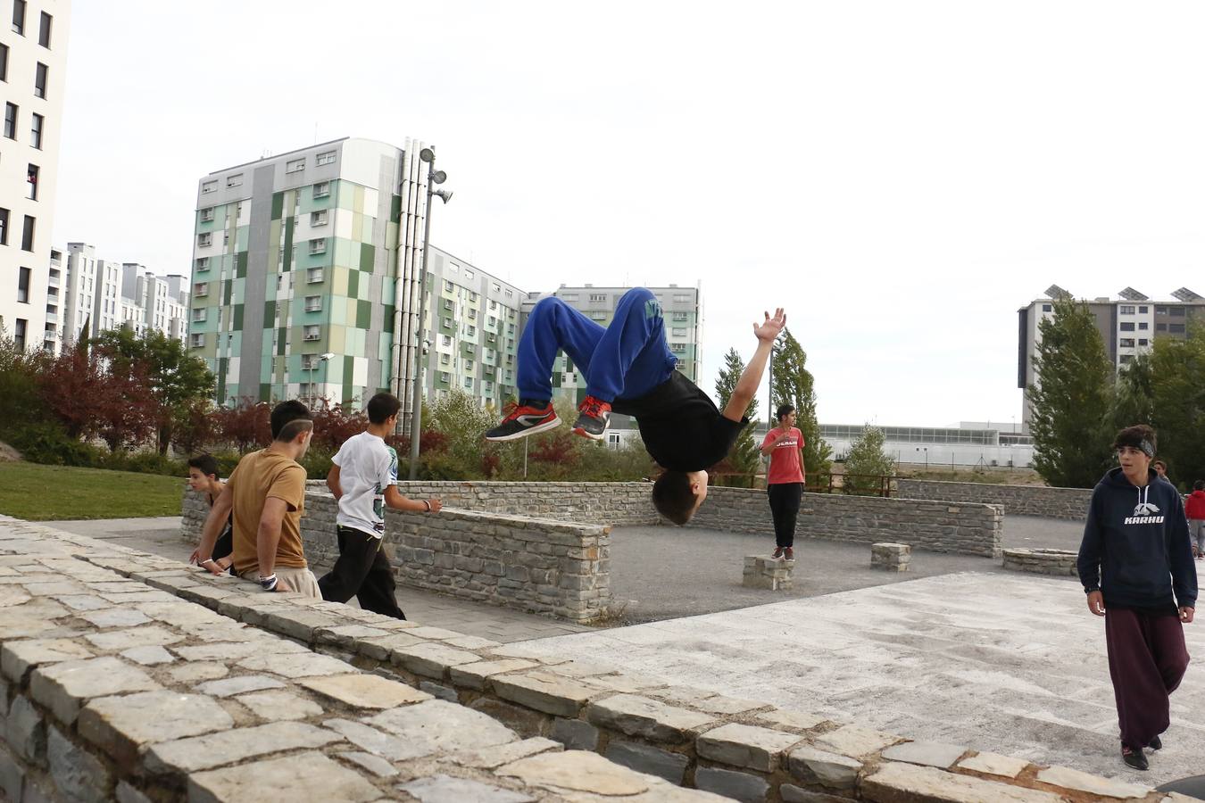 Vitoria se impulsa a la moda del parkour