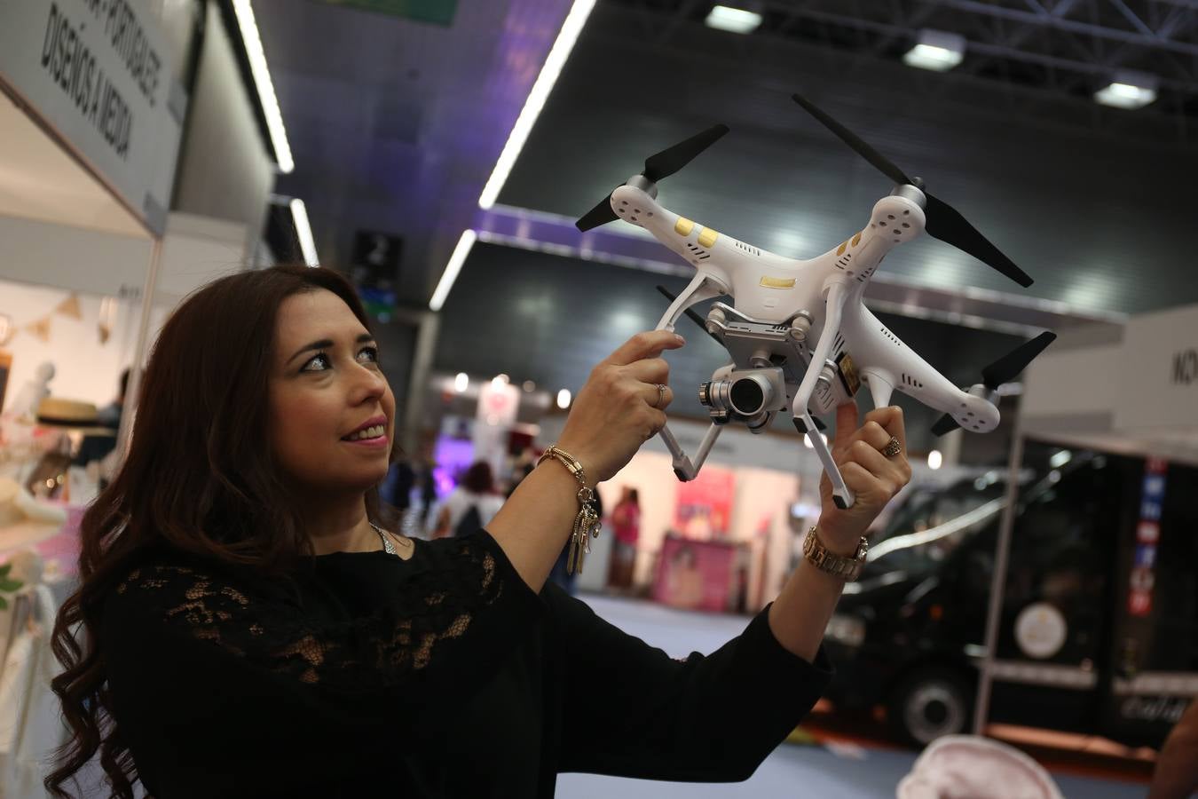 Novias y novios tienen una cita en el BEC