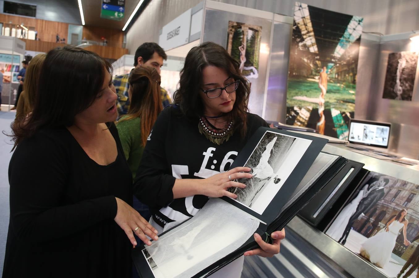 Novias y novios tienen una cita en el BEC