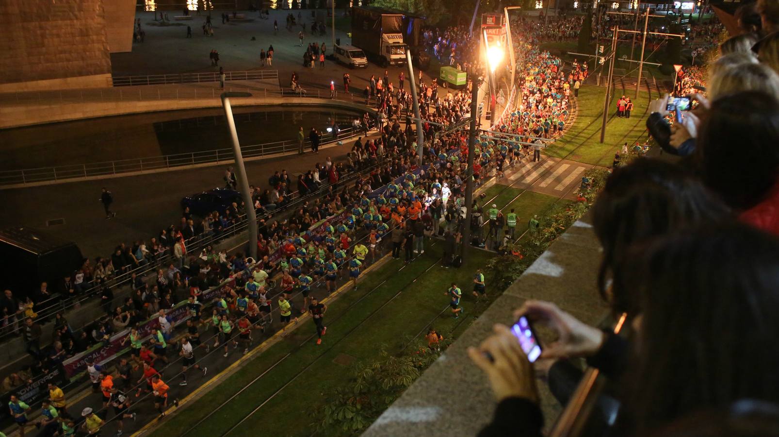 Las mejores imágenes del Bilbao Night Marathon 2016