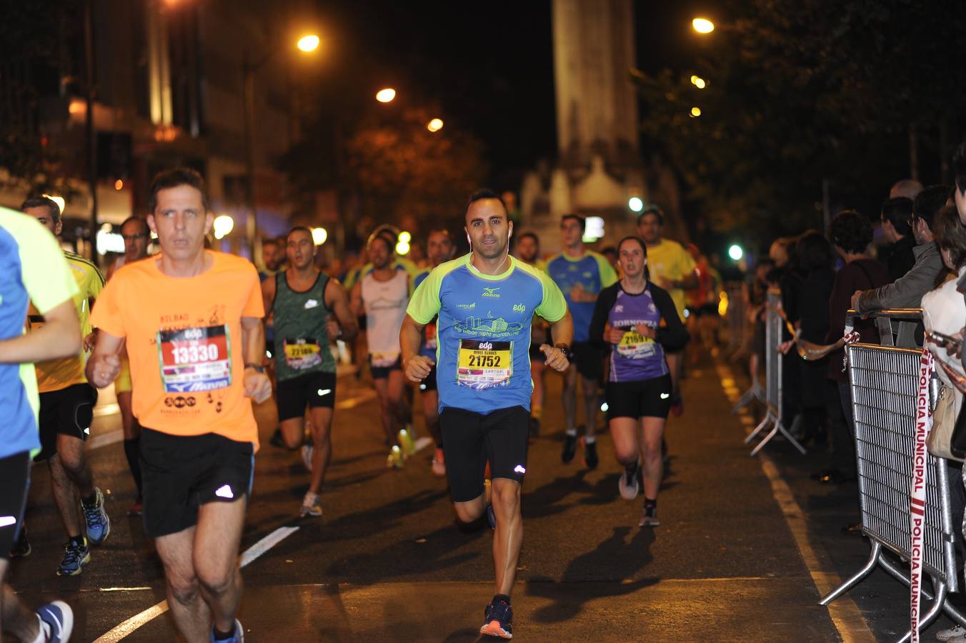 Las mejores imágenes del Bilbao Night Marathon 2016