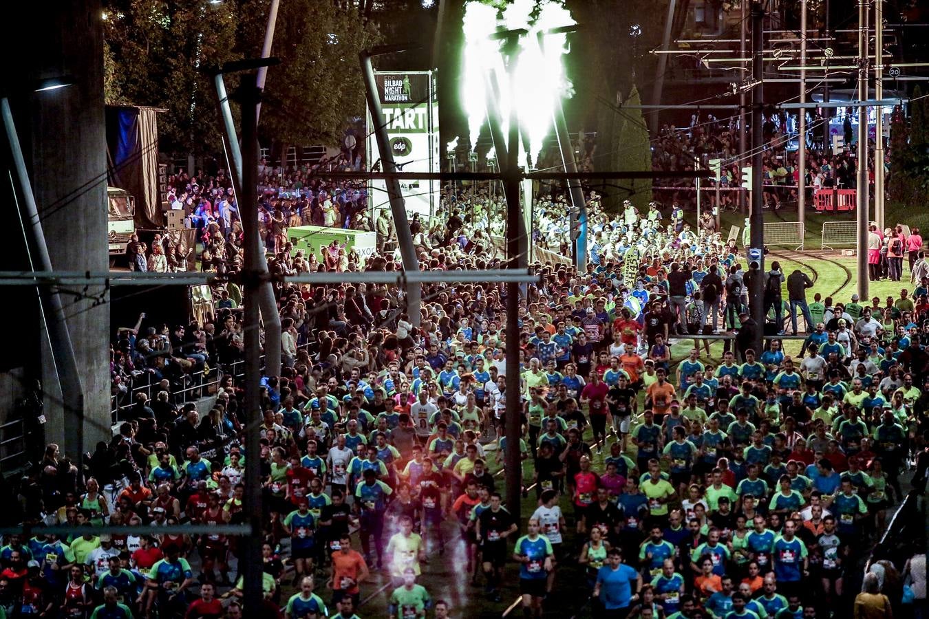 Las mejores imágenes del Bilbao Night Marathon 2016