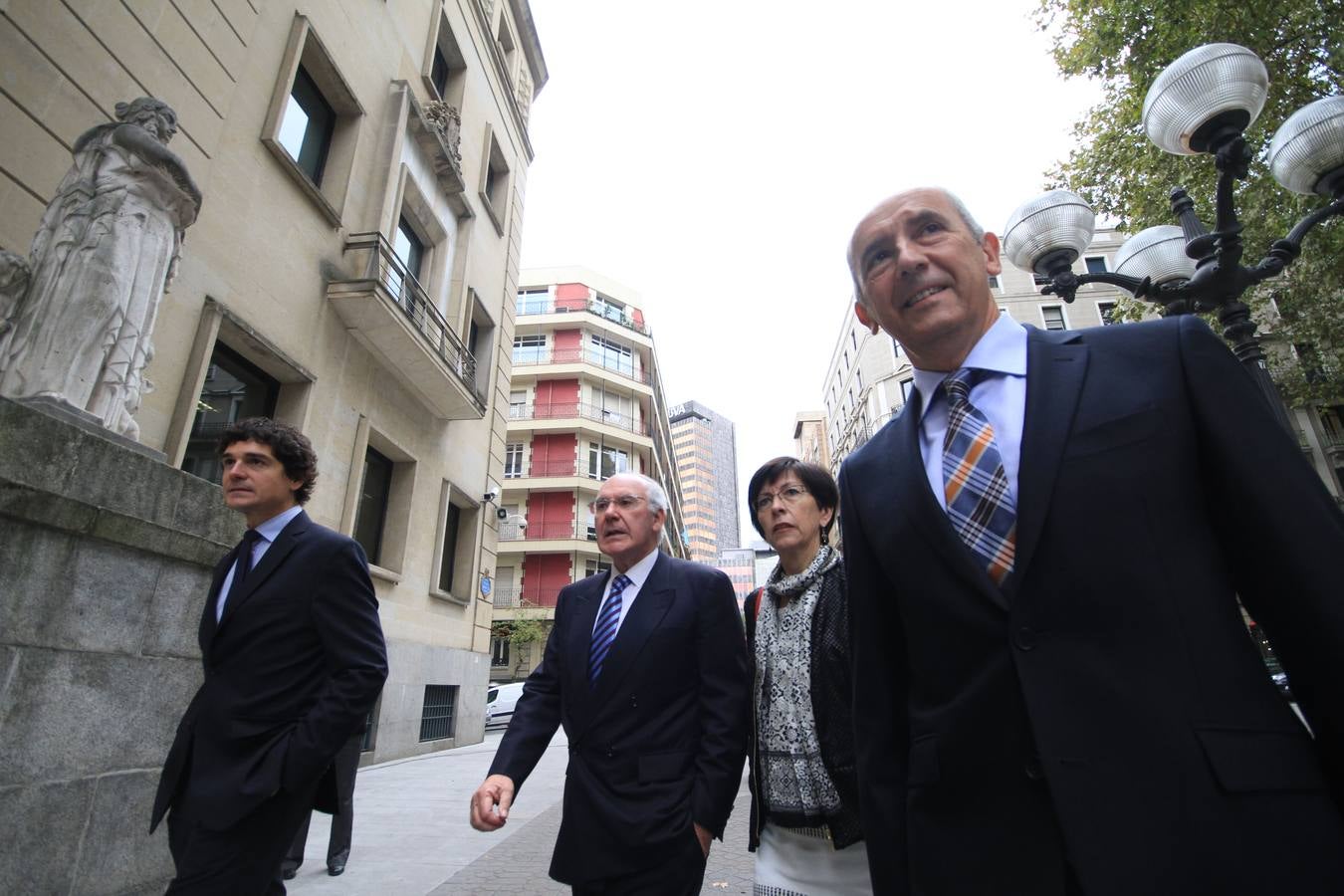 El diputado general de Bizkaia, Unai Rementeria, el lehendakari, José Antonio Ardanza, la consejera de Seguridad, Estefania Beltrán de Heredia y el consejero de Justicia, Josu Erkoreka.