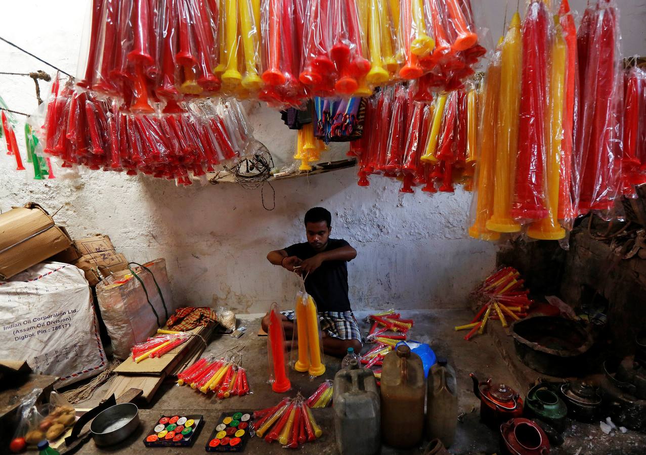 Fuegos, cerámica y luces para celebrar el festival hindú Diwali