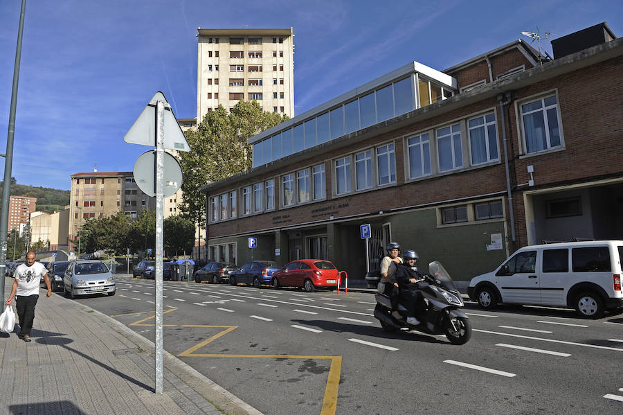 Ocharcoaga. En la actualidad, el edificio alberga el centro cívico.