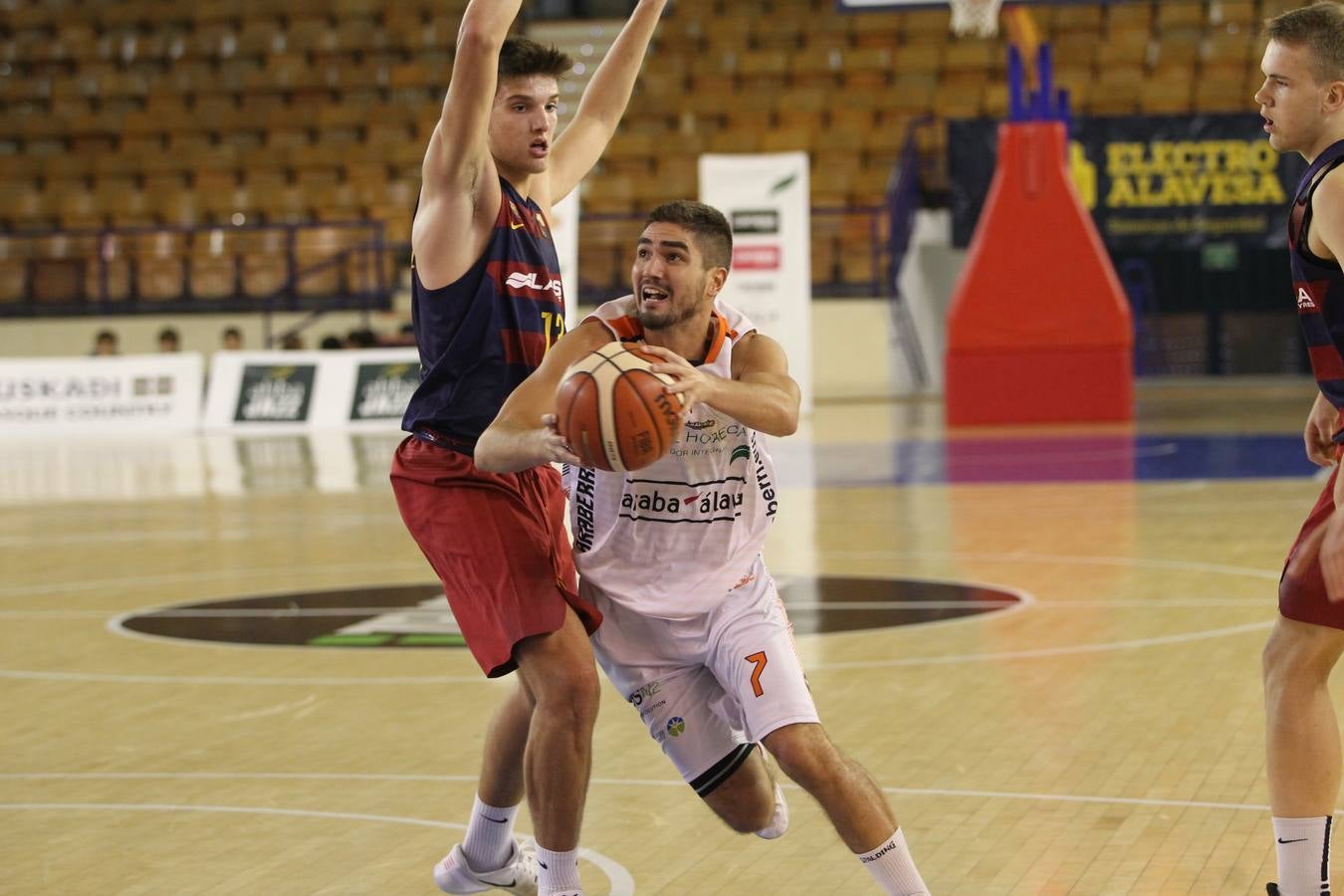 Araberri 72 - Barcelona B 65