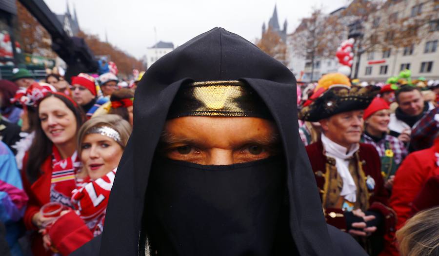 Colonia celebra la llegada del Carnaval