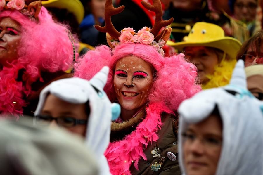 Colonia celebra la llegada del Carnaval