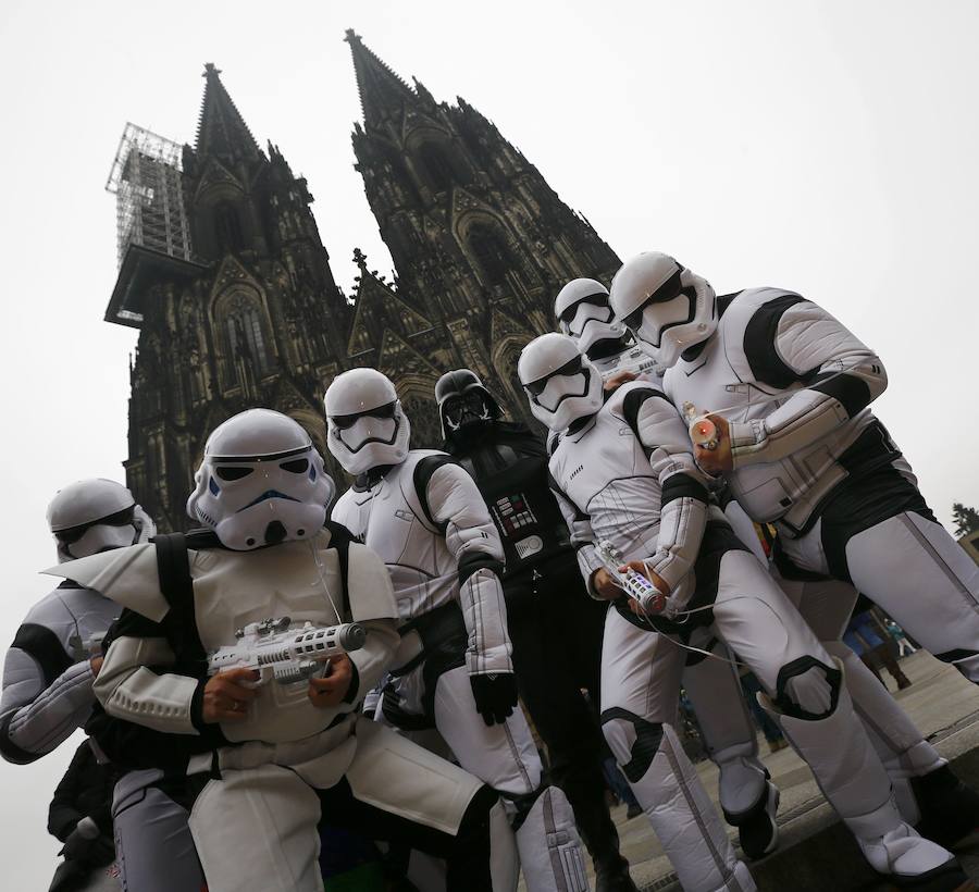 Colonia celebra la llegada del Carnaval