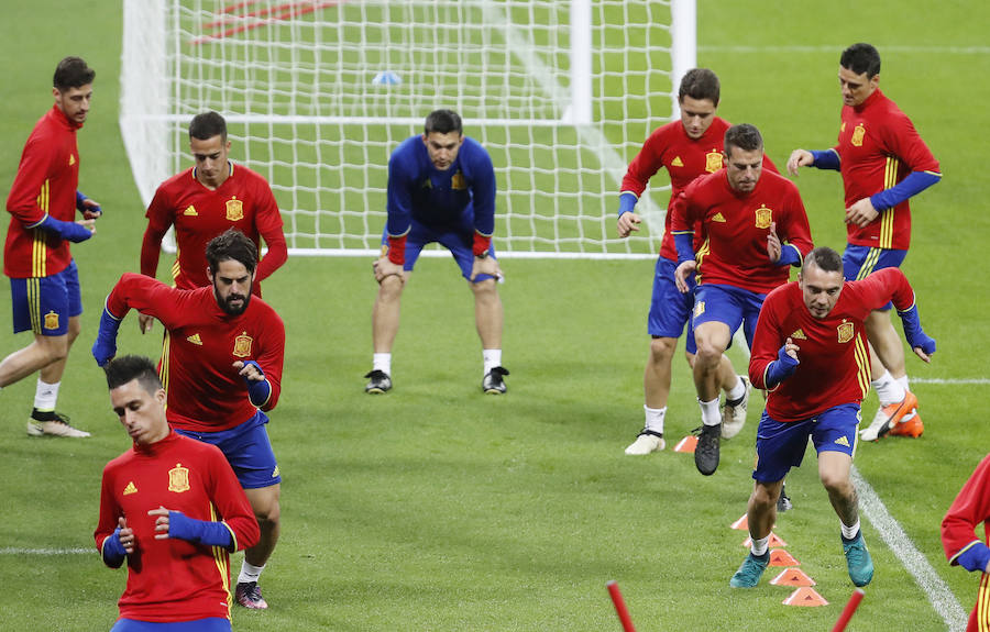 Aduriz pisa la alfombra de Wembley
