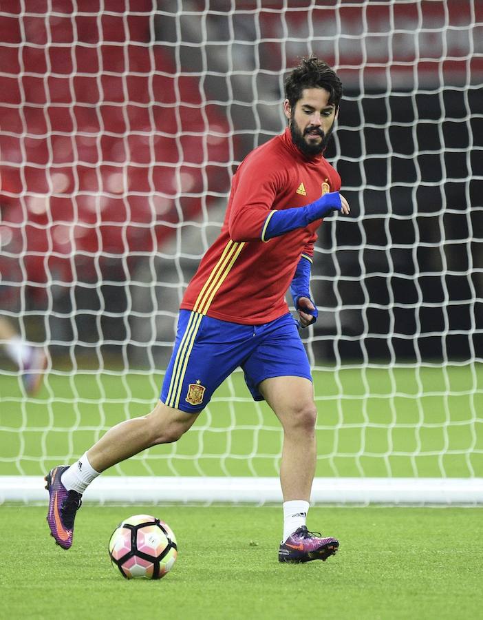Aduriz pisa la alfombra de Wembley
