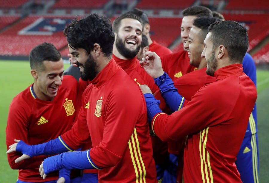 Aduriz pisa la alfombra de Wembley