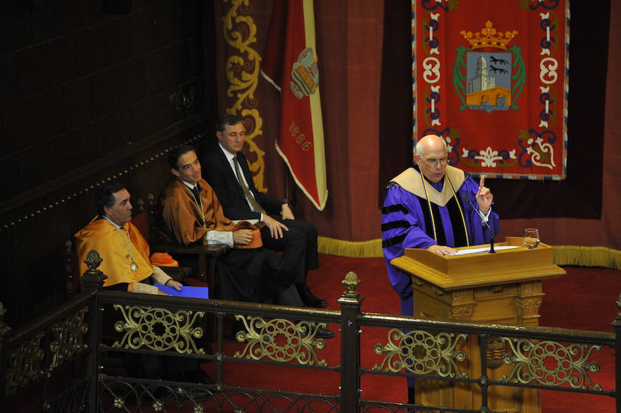 El Rey visita la Universidad de Deusto