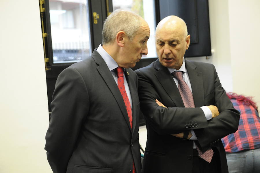 La firma del pacto de Gobierno PNV- PSE