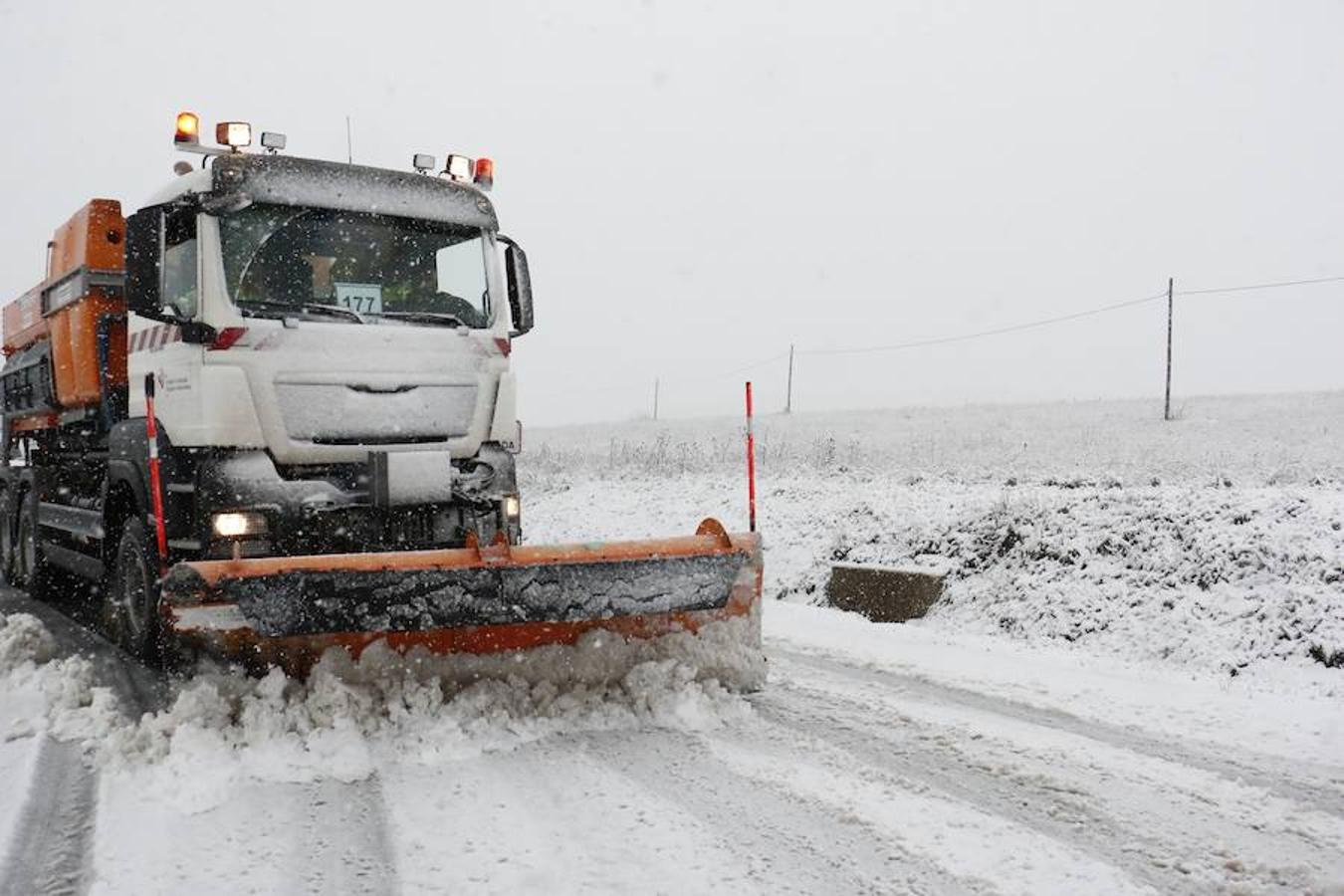 La primera nevada del otoño en Álava