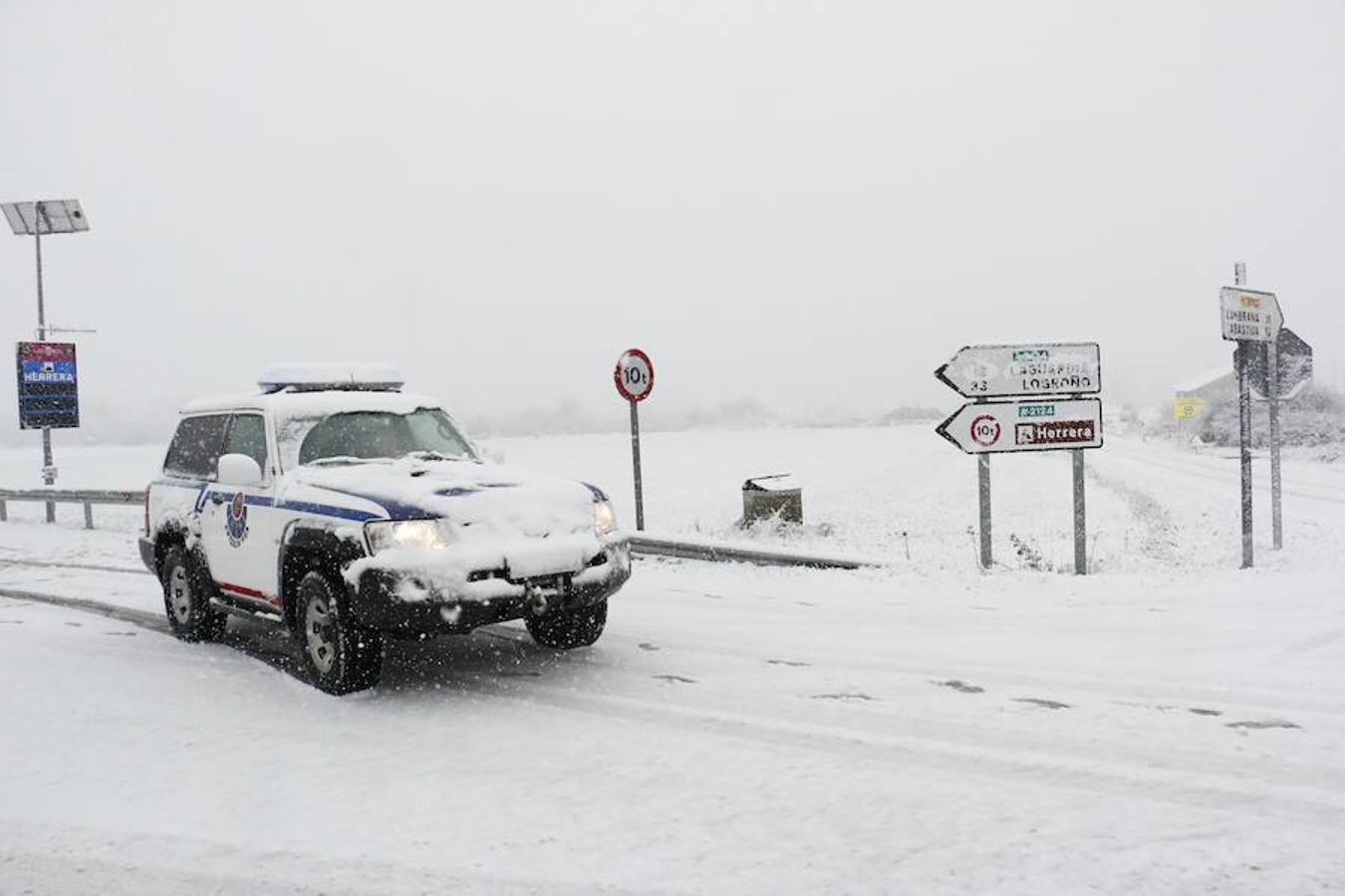 La primera nevada del otoño en Álava
