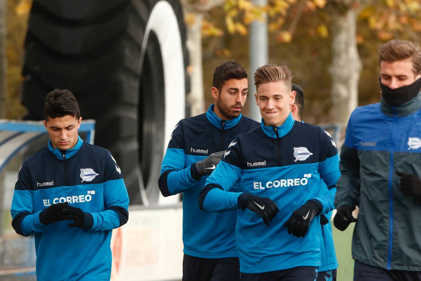 Entrenamiento otoñal del Alavés en Betoño