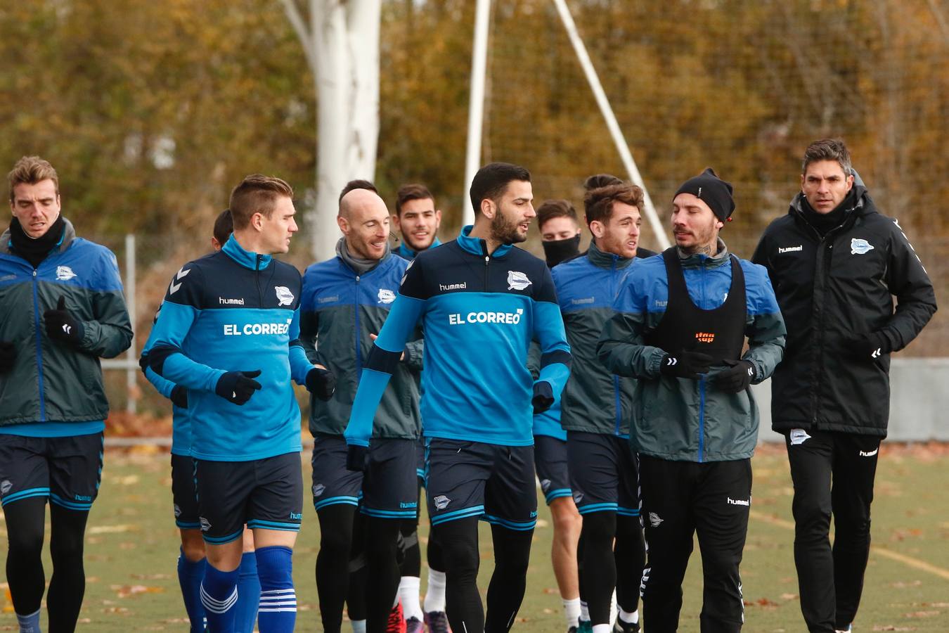 Entrenamiento otoñal del Alavés en Betoño