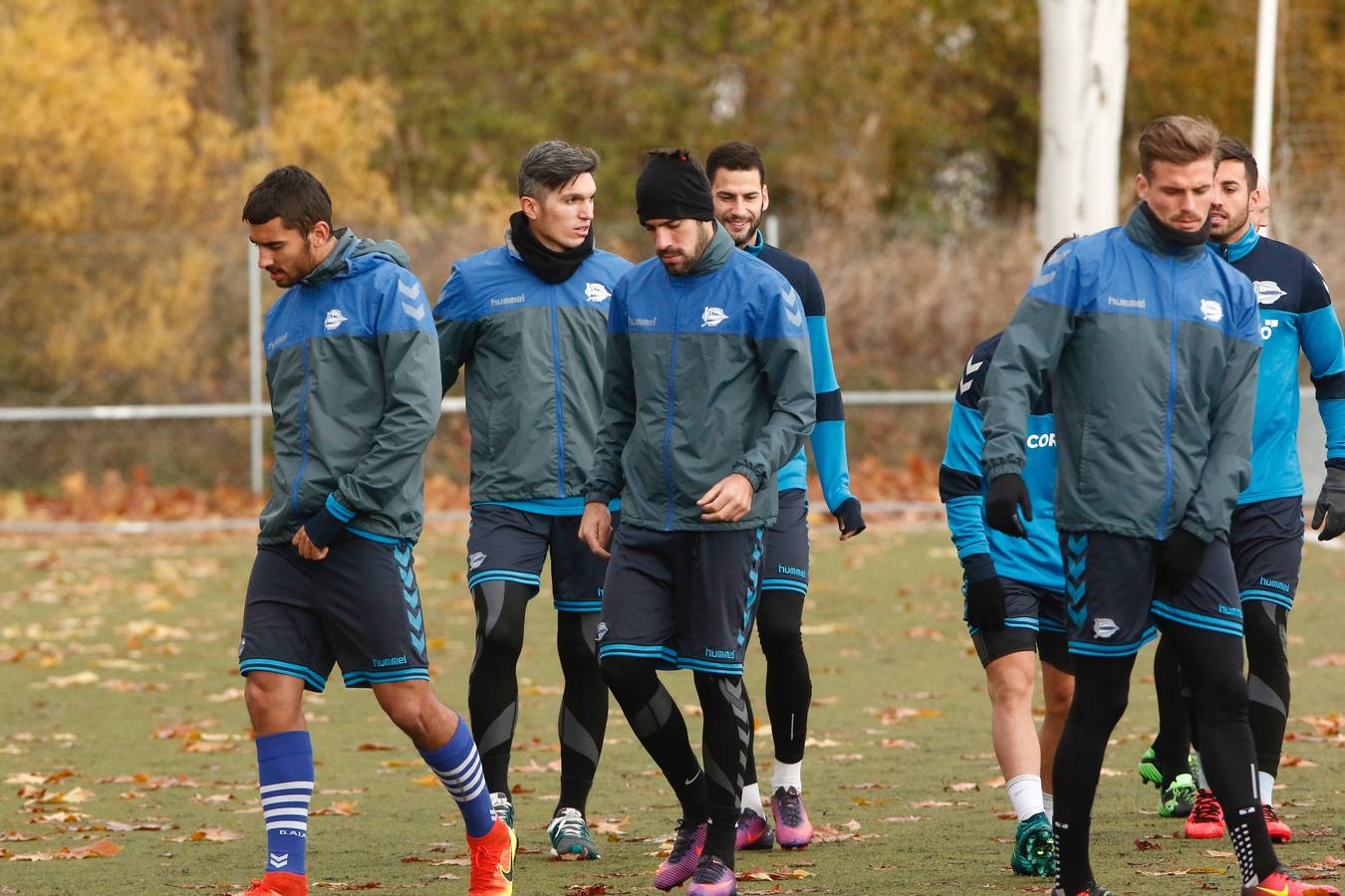 Entrenamiento otoñal del Alavés en Betoño