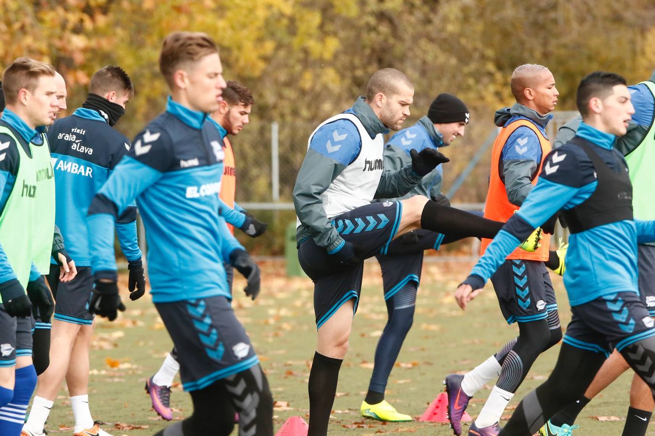 Entrenamiento otoñal del Alavés en Betoño