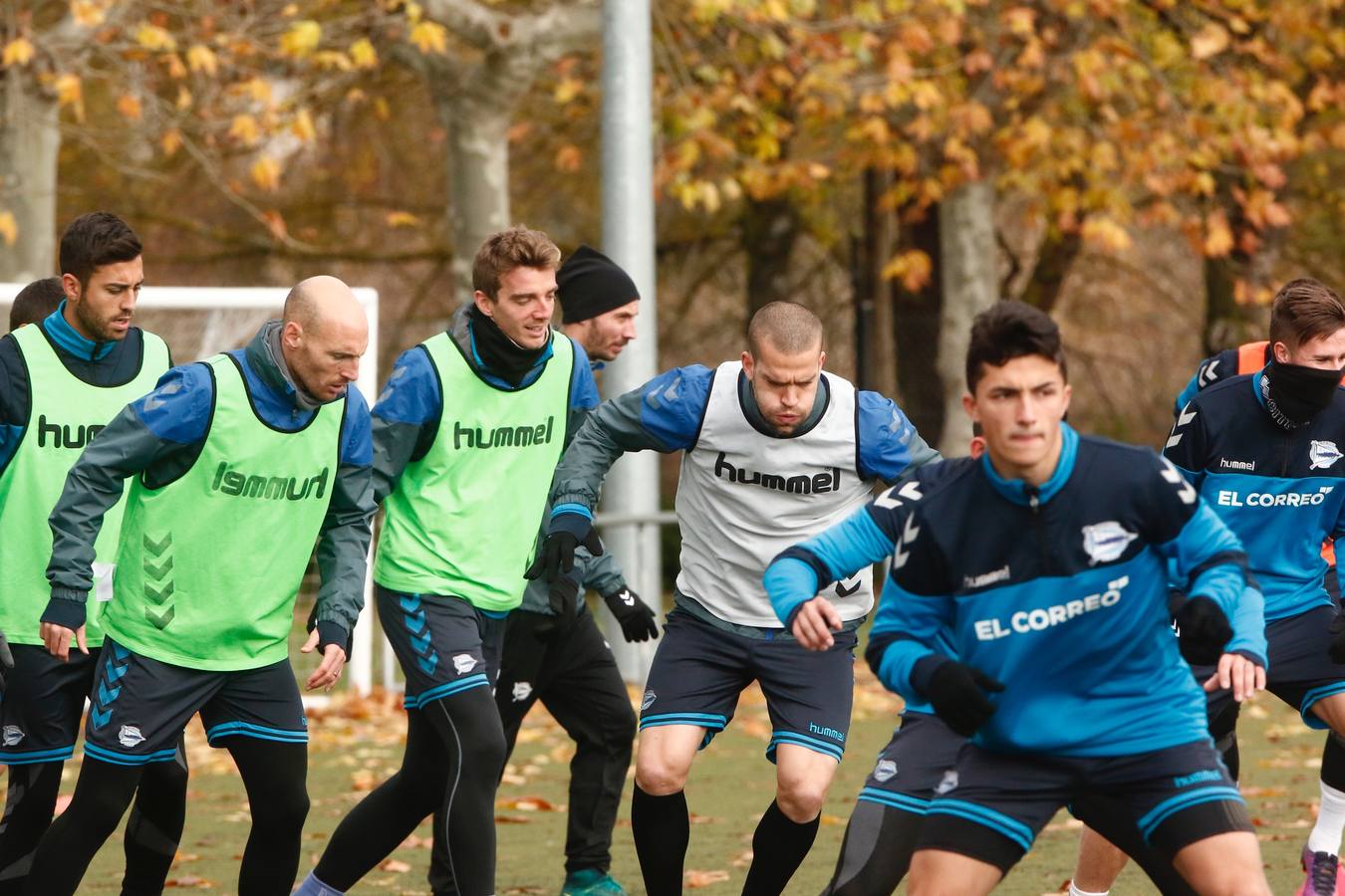 Entrenamiento otoñal del Alavés en Betoño