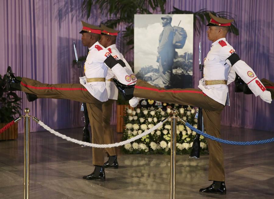 Los cubanos despiden a Fidel Castro