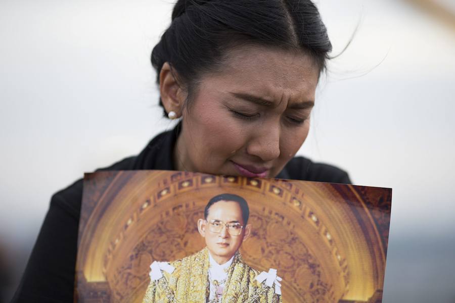 Tailandia celebra el cumpleaños su último rey