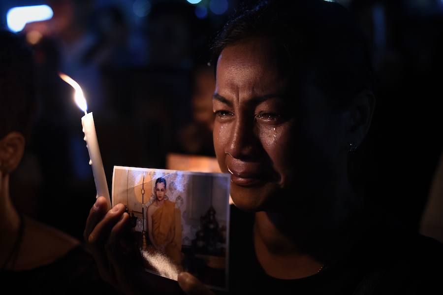 Tailandia celebra el cumpleaños su último rey
