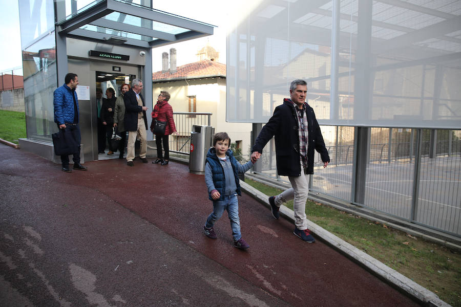 Bilbao inaugura el nuevo ascensor de Atxuri