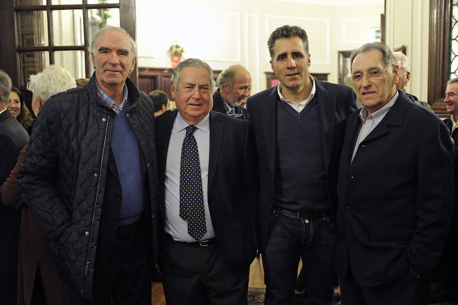 José Ángel Iribar, Fernando Astorqui, Miguel Indurain y Gabino Ereñozaga.