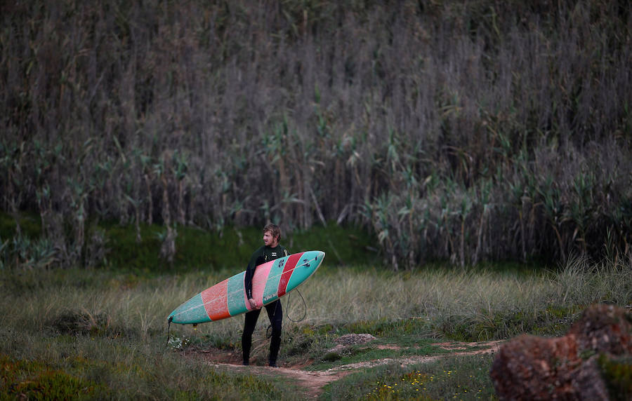 Cabalgando olas gigantes