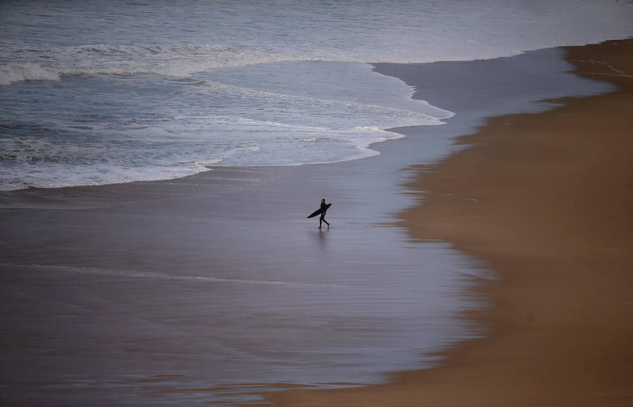 Cabalgando olas gigantes