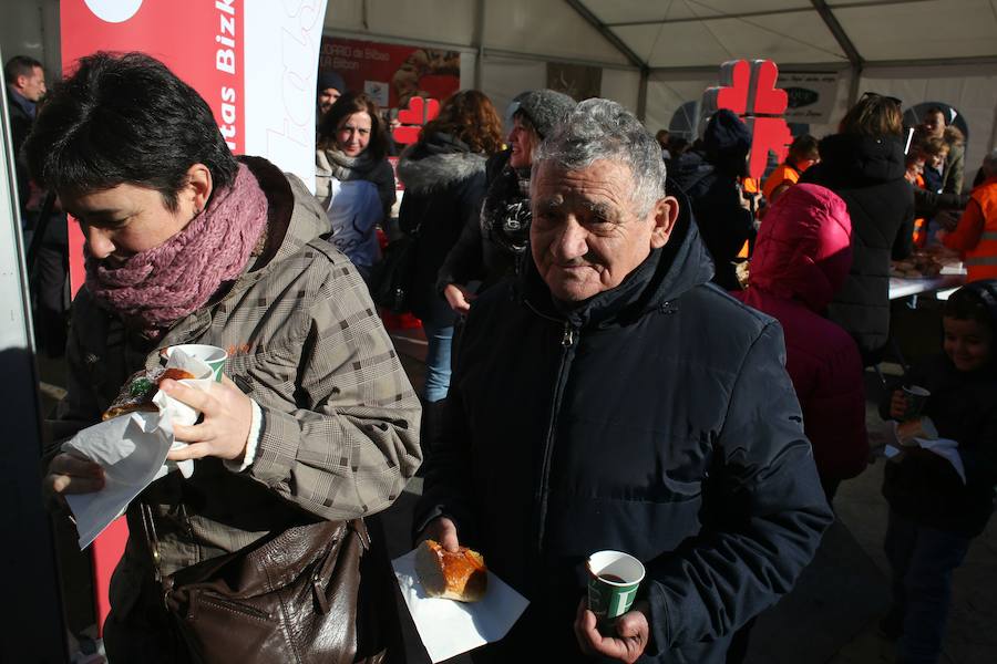 Roscón solidario en la Plaza Nueva de Bilbao