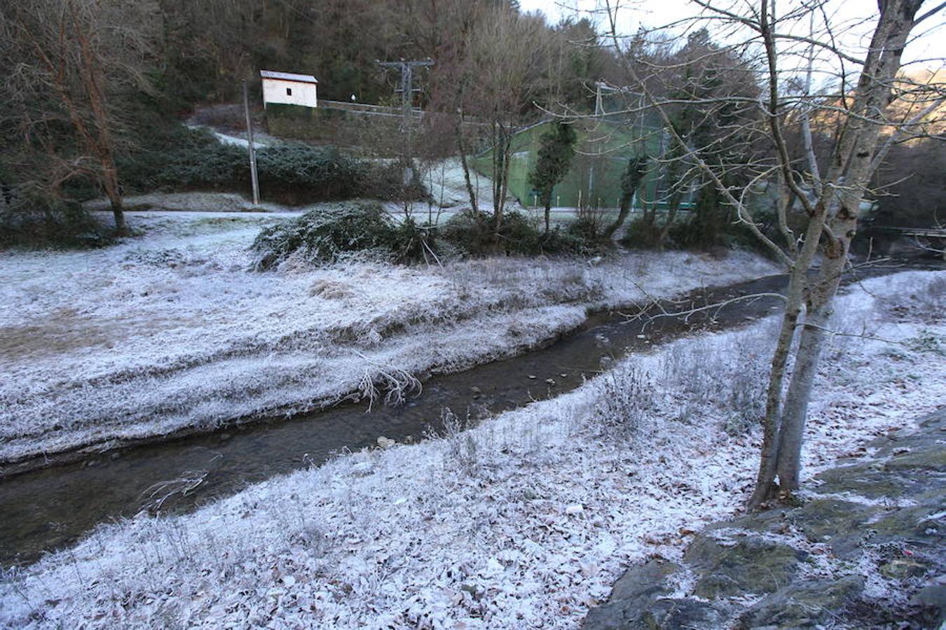 Así de fría estaba la mañana en El Regato y en Otxandio