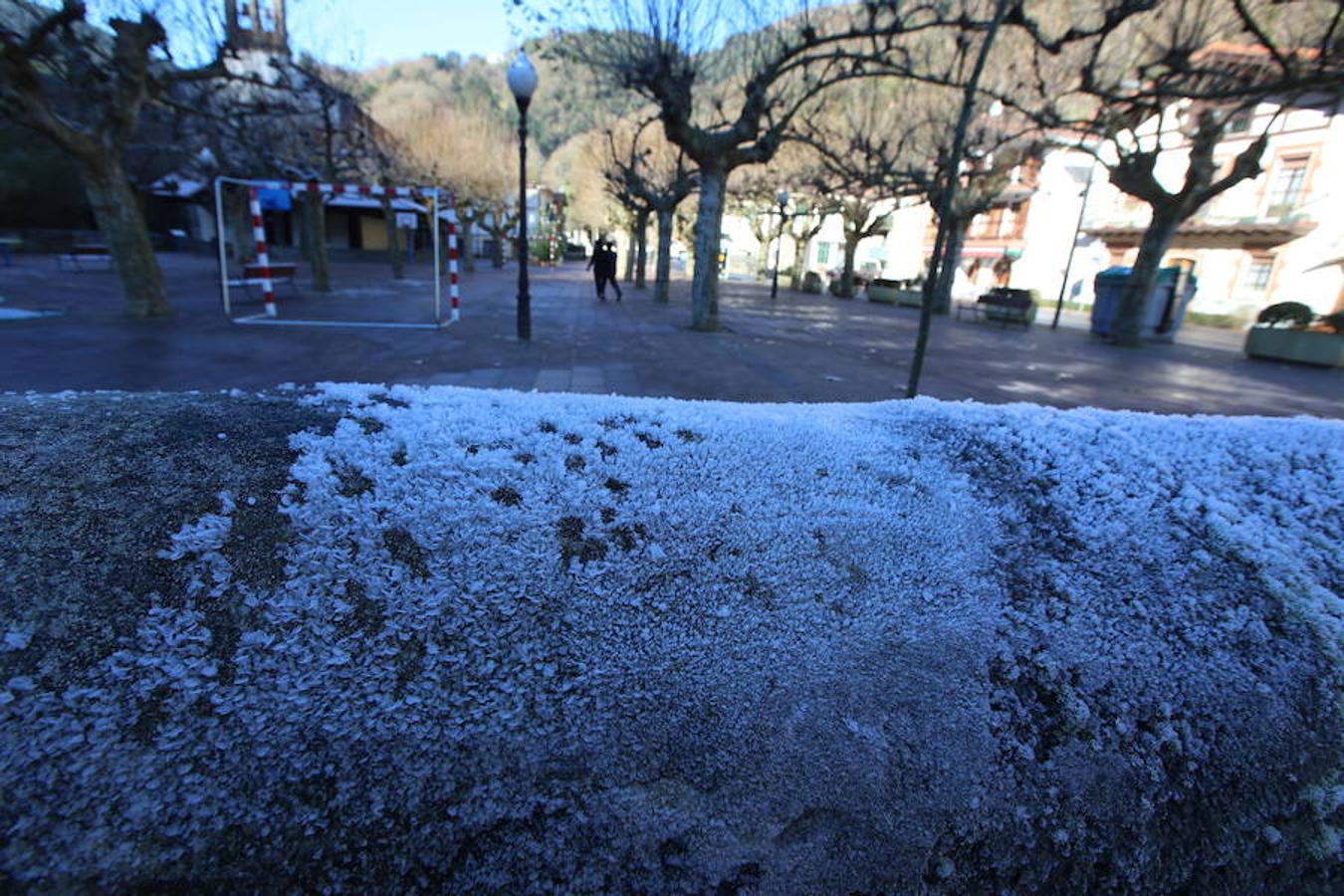 Así de fría estaba la mañana en El Regato y en Otxandio