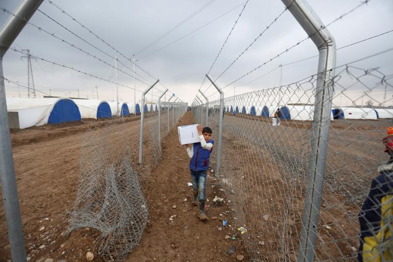 Los desplazados huyen de Mosul, baluarte del Estado Islámico