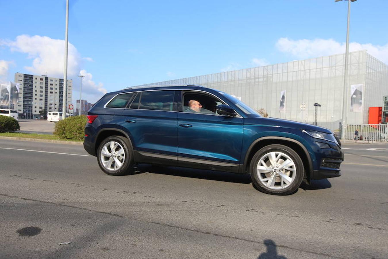 Desfile del nuevo Skoda por Bakio