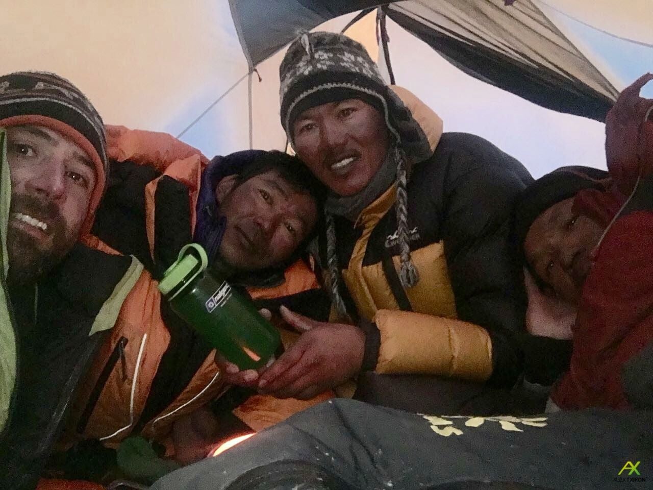 Las mejores imágenes de los dos intentos de Alex Txikon por alcanzar la cumbre del Everest en invierno