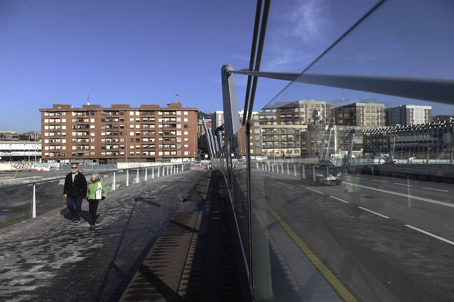 Otra imagen de las obras del puente de Zorrozaurre.