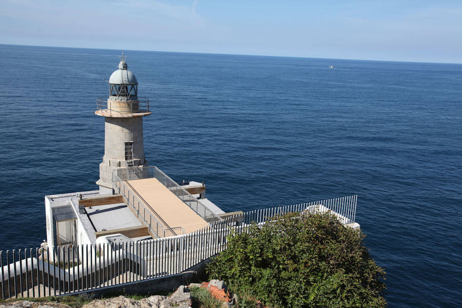 Vista del faro de Santa Catalina, Lekeitio.