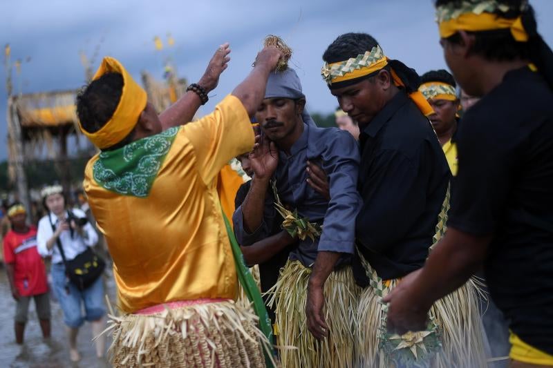 Ceremonia de acción de gracias Puja Pantai en Kuala Lumpur