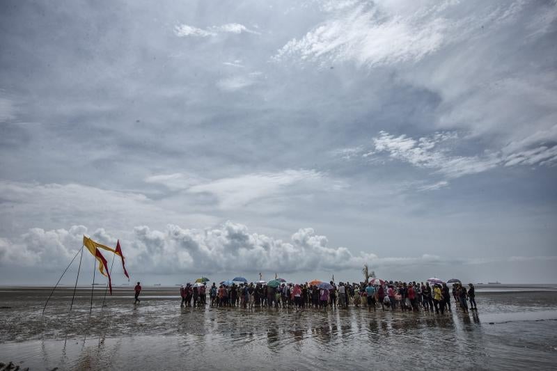 Ceremonia de acción de gracias Puja Pantai en Kuala Lumpur