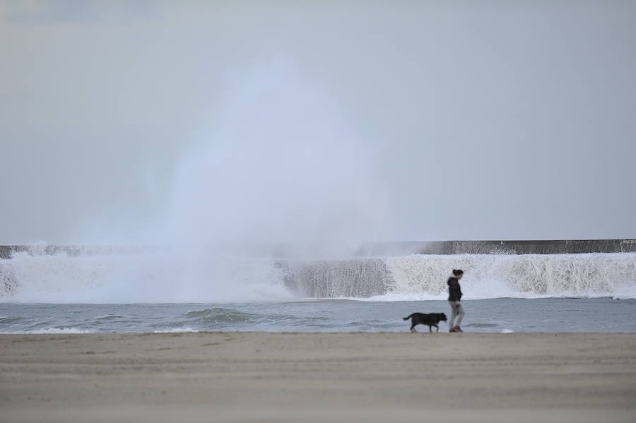 Viento y oleaje en Plentzia.