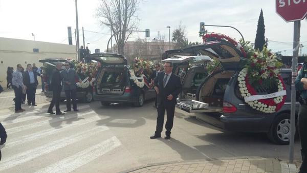Torre Pacheco llora a los cinco jóvenes y arropa a sus familias en el funeral